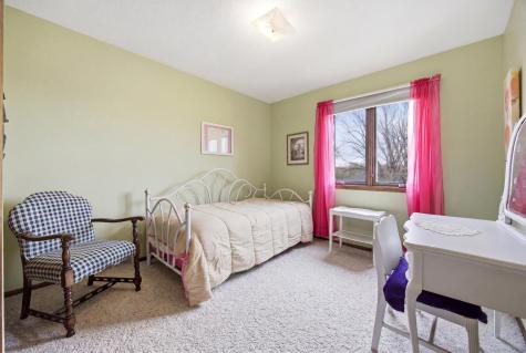 171 N Woodcrest Drive N Fargo ND 58102
