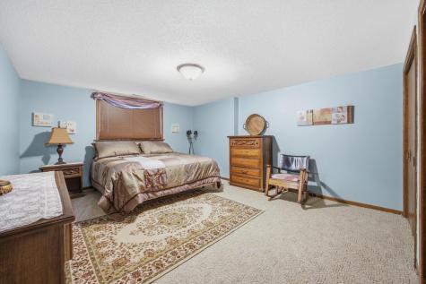 171 N Woodcrest Drive N Fargo ND 58102