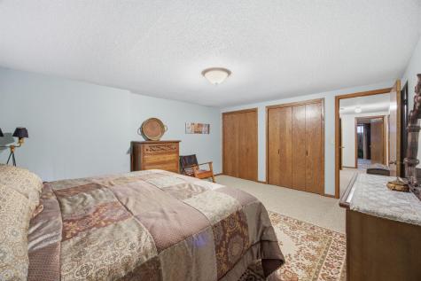 171 N Woodcrest Drive N Fargo ND 58102