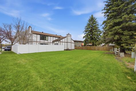 171 N Woodcrest Drive N Fargo ND 58102