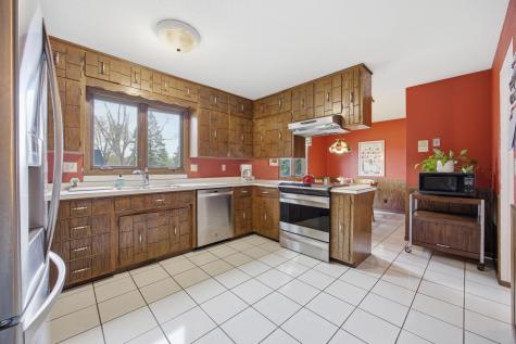 171 N Woodcrest Drive N Fargo ND 58102