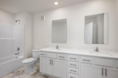 623 Redwood Loop N Cambridge MN 55008