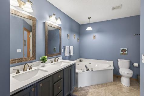 8606 Quarry Ridge Lane Woodbury MN 55125