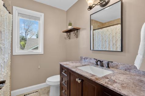 709 Laura Court Chaska MN 55318
