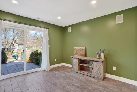 709 Laura Court Chaska MN 55318