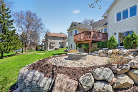 709 Laura Court Chaska MN 55318