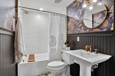 709 Laura Court Chaska MN 55318