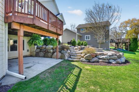 709 Laura Court Chaska MN 55318