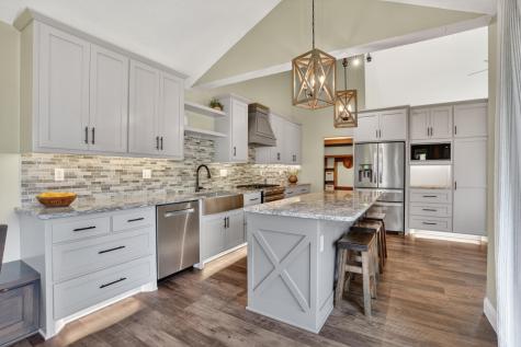 709 Laura Court Chaska MN 55318