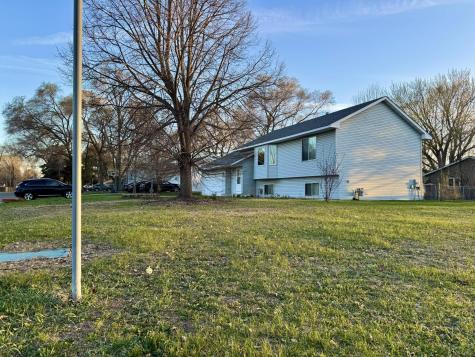 7431 Dupont Avenue N Brooklyn Park MN 55444