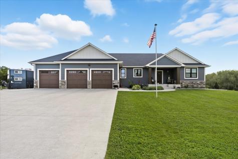 912 14TH Street NE Montgomery MN 56069