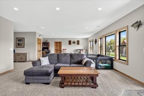 912 14th Street NE Montgomery MN 56069