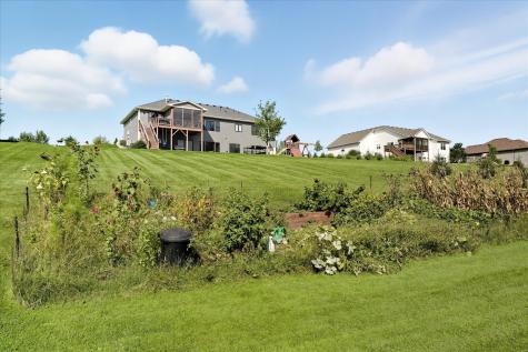 912 14th Street NE Montgomery MN 56069