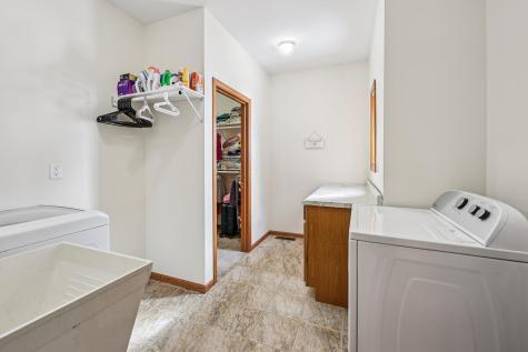 24560 Cedar Point Road New Prague MN 56071