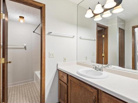 7605 Edinborough Way Edina MN 55435