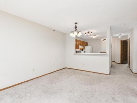 7605 Edinborough Way Edina MN 55435