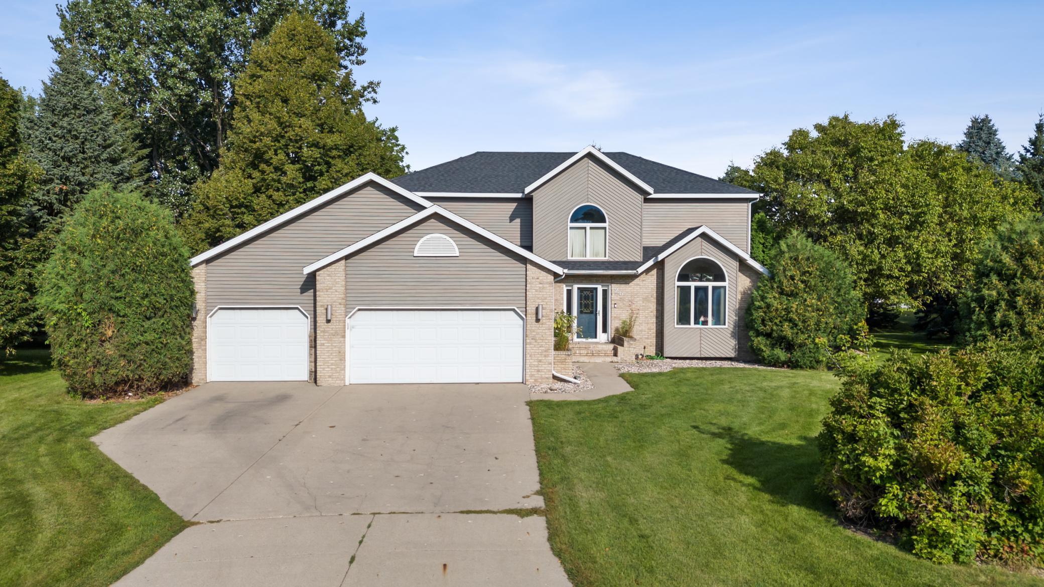 26 40th Avenue Oak Circle S Moorhead MN 56560
