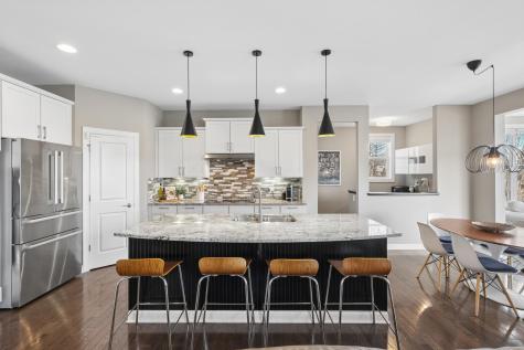 1620 Bluewater Lane Woodbury MN 55129
