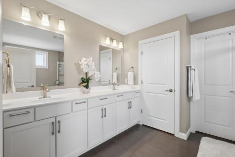 1620 Bluewater Lane Woodbury MN 55129