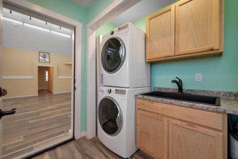 5134 340th Avenue Blue Earth MN 56013