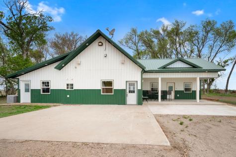 5134 340th Avenue Blue Earth MN 56013