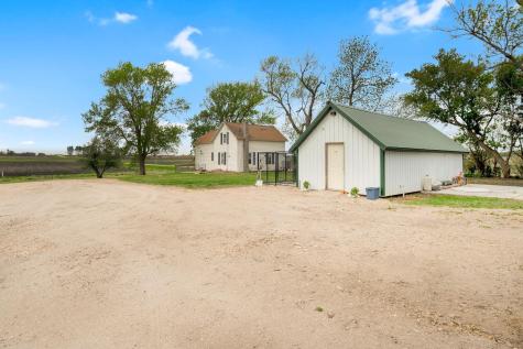5134 340th Avenue Blue Earth MN 56013