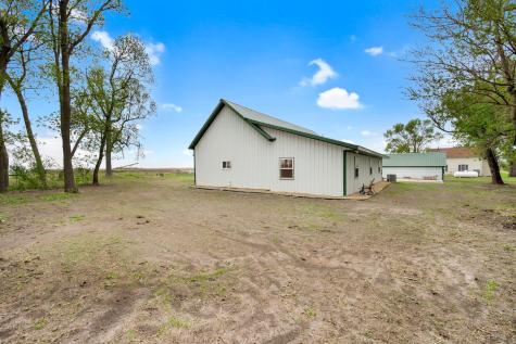 5134 340th Avenue Blue Earth MN 56013