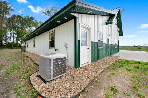 5134 340th Avenue Blue Earth MN 56013