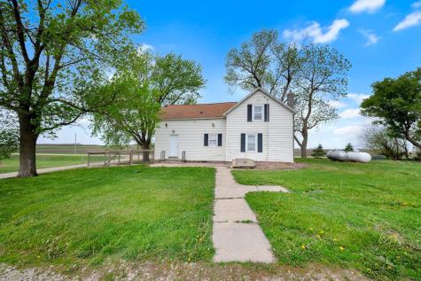 5134 340th Avenue Blue Earth MN 56013