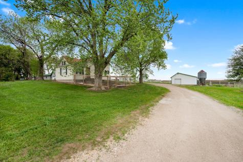 5134 340th Avenue Blue Earth MN 56013