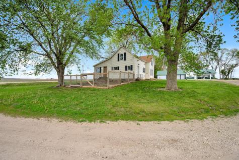 5134 340th Avenue Blue Earth MN 56013