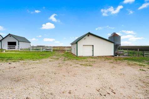 5134 340th Avenue Blue Earth MN 56013