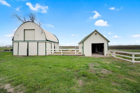 5134 340th Avenue Blue Earth MN 56013
