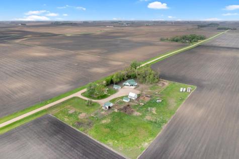 5134 340th Avenue Blue Earth MN 56013