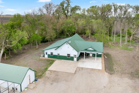 5134 340th Avenue Blue Earth MN 56013