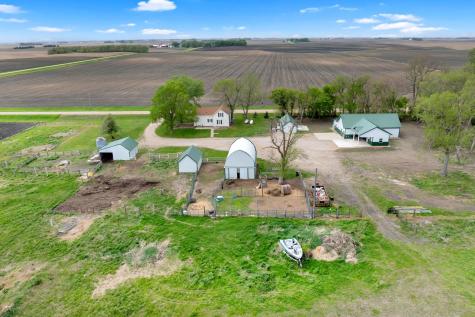 5134 340th Avenue Blue Earth MN 56013