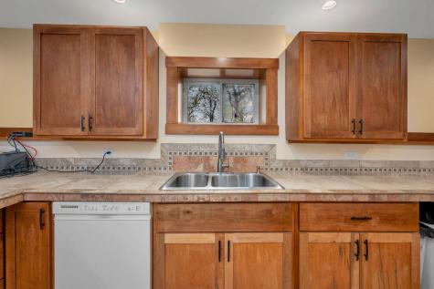 5134 340th Avenue Blue Earth MN 56013