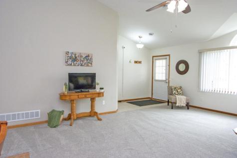 320 Gull Path Mankato MN 56001