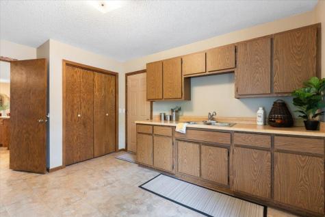 605 Chinook Avenue SW Avon MN 56310