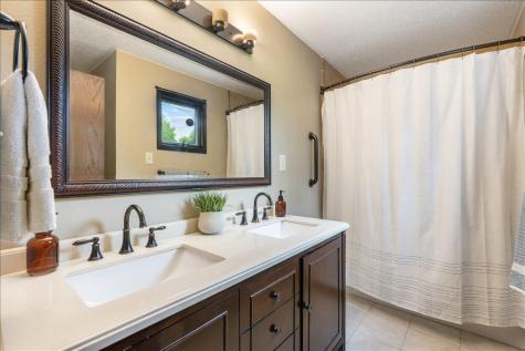 605 Chinook Avenue SW Avon MN 56310