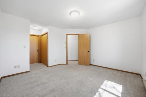 1908 20th Avenue S Fargo ND 58103