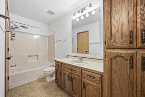 1908 20th Avenue S Fargo ND 58103