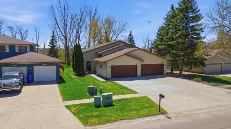 1908 20th Avenue S Fargo ND 58103
