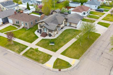 735 2nd Avenue NW Valley City ND 58072