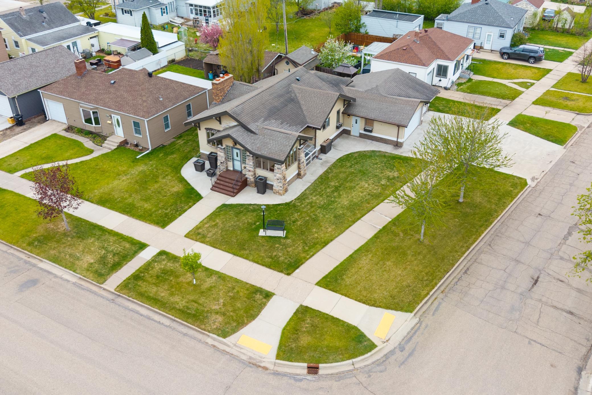 735 2nd Avenue NW Valley City ND 58072