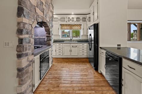 735 2nd Avenue NW Valley City ND 58072