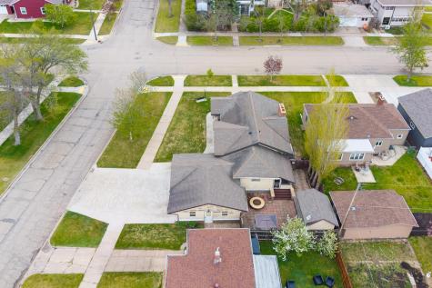 735 2nd Avenue NW Valley City ND 58072