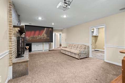 735 2nd Avenue NW Valley City ND 58072