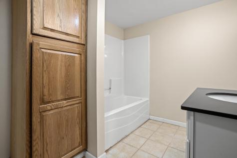 735 2nd Avenue NW Valley City ND 58072