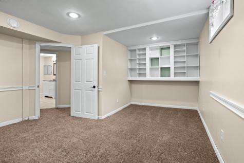 735 2nd Avenue NW Valley City ND 58072